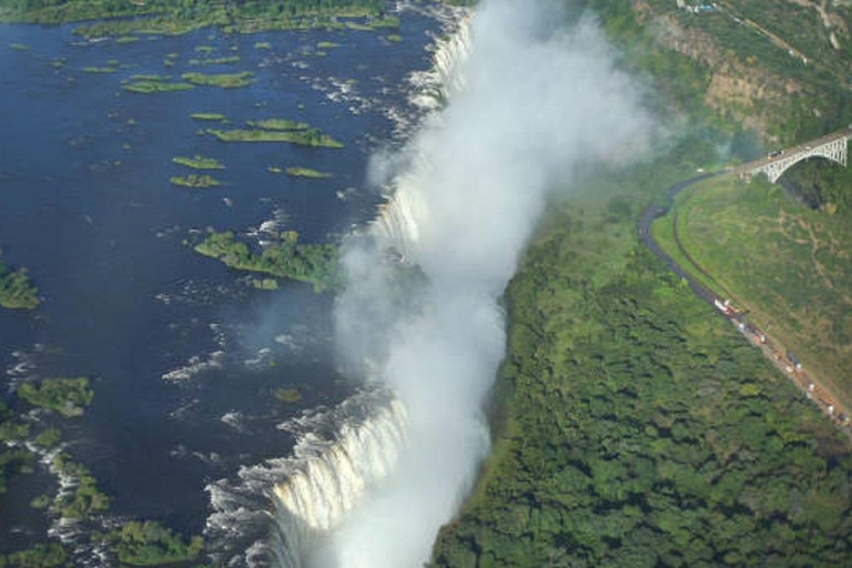 Aventura de lujo de un día en las cataratas Victoria con vuelo en helicóptero