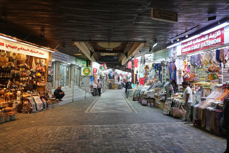 Oman: 5-Day Adventure Tour with Forts, Souqs & Mountains