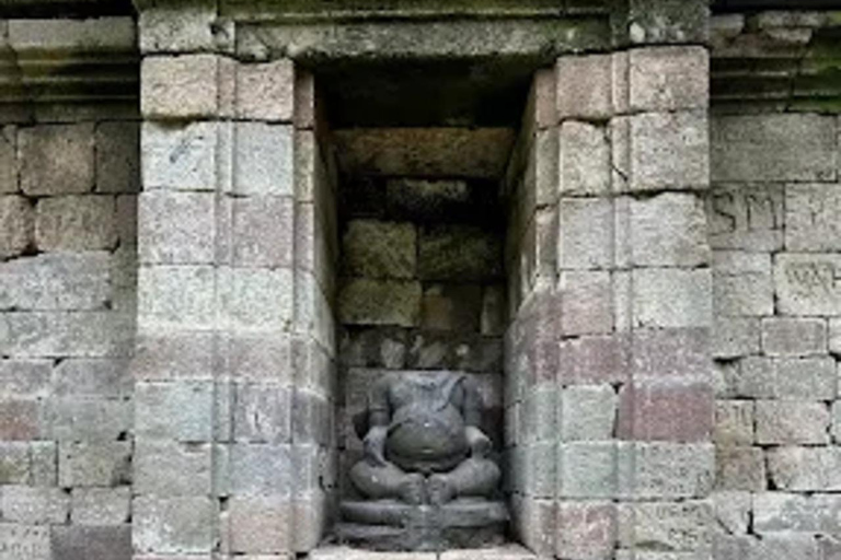 Avventura al Tempio di Selogriyo: trekking tra risaie e rafting sul fiume EloAvventura al tempio di Selogriyo: trekking nella risaia e rafting sul fiume Elo