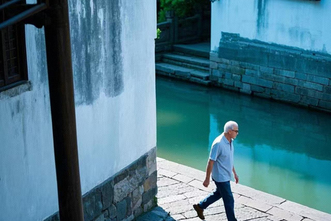 ووتشن جولة ليلية في مدينتي شيزها ودونغزها المائيتين