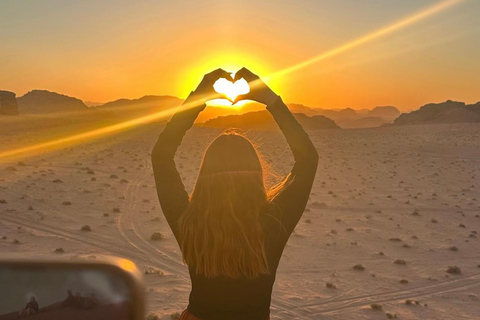 Wadi Rum: 2-Day Southern Desert Tour, Camel & Stargazing