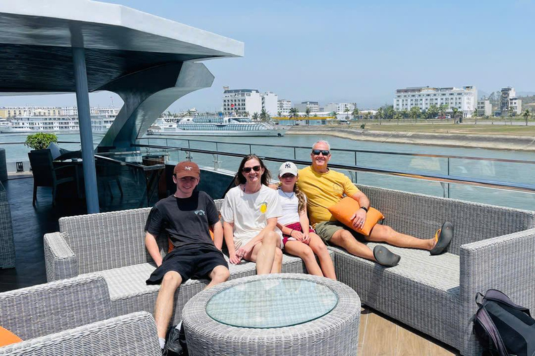 Hanoi:Halong Bay–Lan Ha Bay-Kayak,Swimming Luxury Day Cruise From Halong: Discover Halong Bay Full Day Cruise 5*