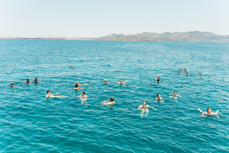 Athene: boottocht naar Agistri, Aegina met zwemstop in MoniAthene: zeiltocht langs eilanden, met trefpunt