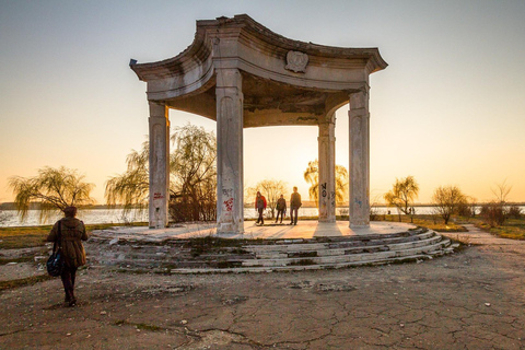 Bucarest: Tour guidato a piedi personalizzato con una guida localeTour di 3 ore