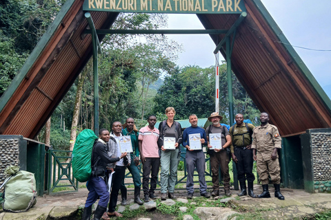 Uganda: Rwenzori Mountains Trekking Tour