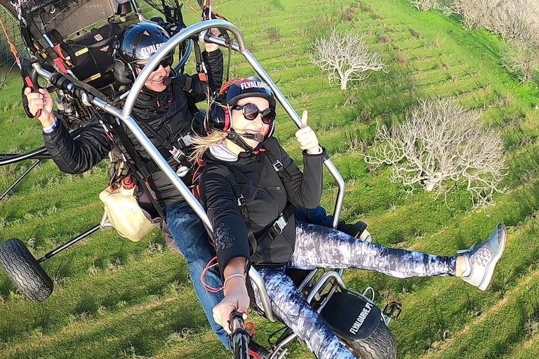 Albufeira: vuelos en parapente y paratrike en tándemVuelo biplaza en parapente y paratrike con fotos y video