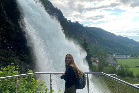 Full Day Hiking Adventure from Bergen to Trolltunga