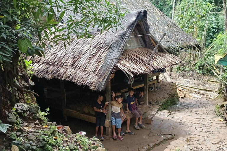 Excursión de un día completo al Rastreador y Pueblo Baduy de Yakarta