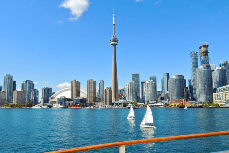 Toronto: Private City Tour with CN Tower & Cruise