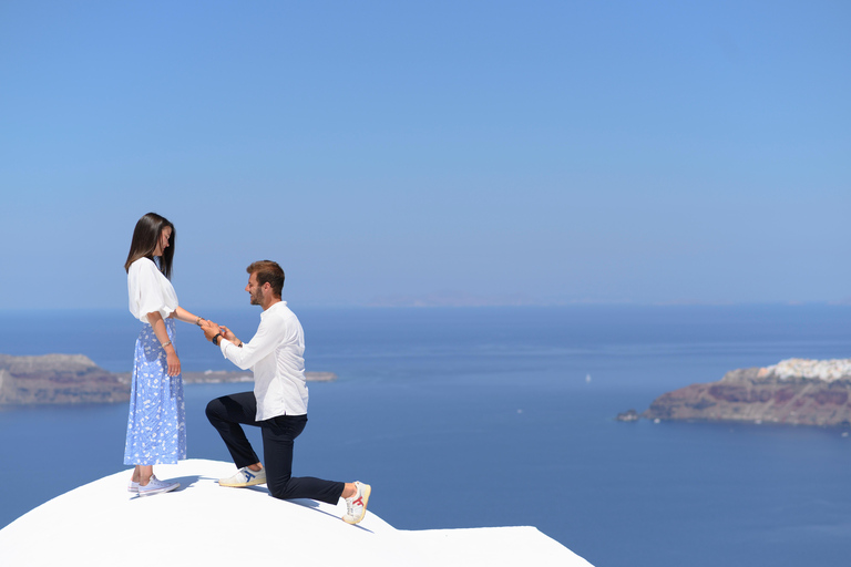 Santorini: Couple Family Photoshoot with Pickup