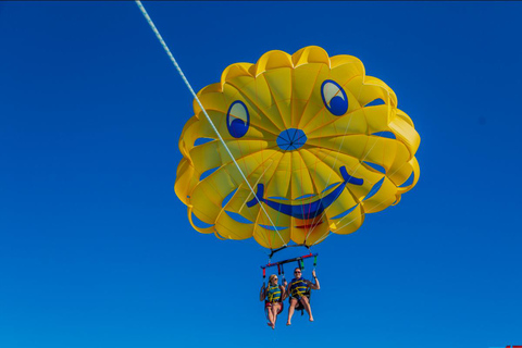 Doha: Parasailing Experience with Views of The Pearl