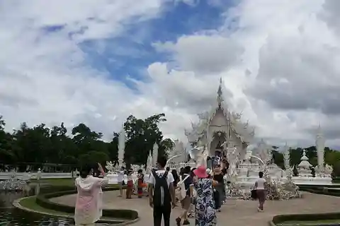 Chiang Rai: City Highlights One-Day Tour with Thai Lunch