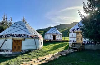 Almaty: Kolsai Kaindy Seen & Charyn Canyons 2-Tages-Tour