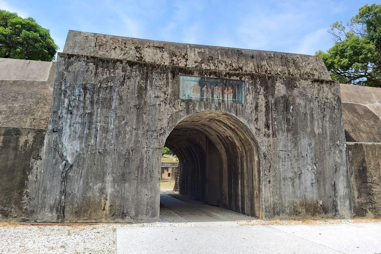 Tamsui: Historic Landmarks and Riverside Morning Tour Small-Group Tour Only