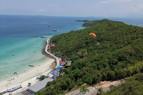 Pattaya Koh Larn Island: Tandem Paragliding Flight Trip Silver Tandem Paragliding Flight – 20 Minutes of Sky-High