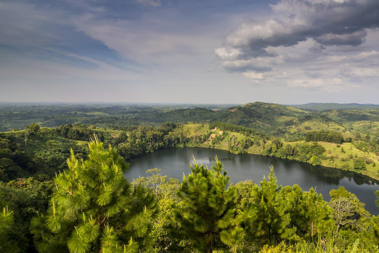 Uganda: Fort Portal Day Trip with Caves and Craters