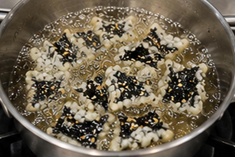 Busan: Korean Cooking Workshop with 2 Food Options Korean Rice Pizza Making Experience