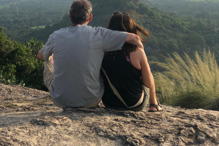 Tour privato di Sigiriya e Dambulla di un giorno interoTour con partenza dalla zona di Bentota/Induruwa