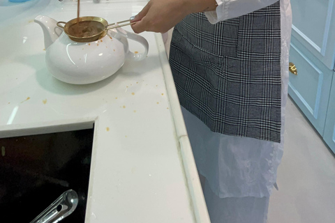 Mumbai: lezione di cucina indiana a casa di una famiglia del postoMumbai: lezione di cucina indiana a casa di una famiglia