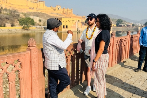 Guía turístico autorizado por el gobierno para la visita a la ciudad de Jaipur - Reserva ahoraGuía aprobado por el Gobierno para Visita de la Ciudad de Jaipur con coche SUV