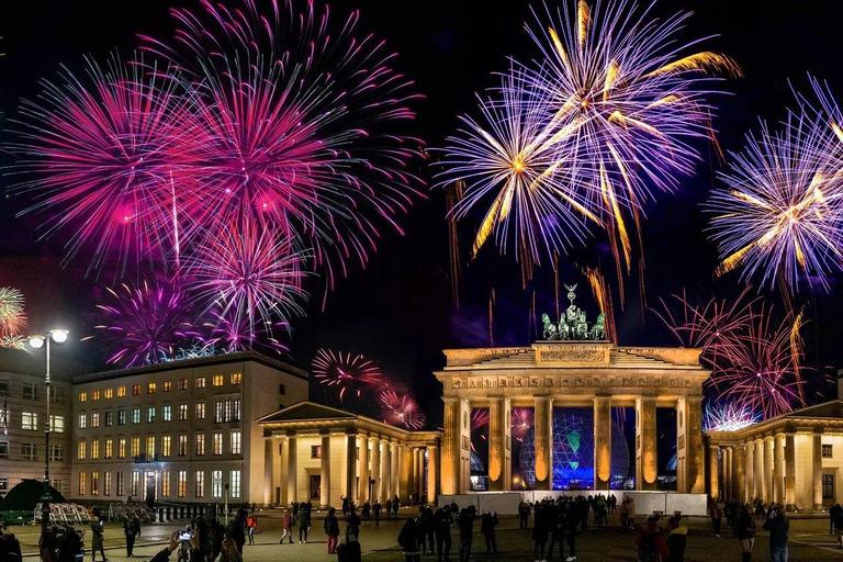 Berlin Christmas Market Tour: Sightseeing, Christmas Market & Mulled Wine