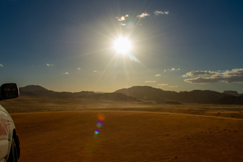 Wadi Rum: volo in mongolfiera con pick-up