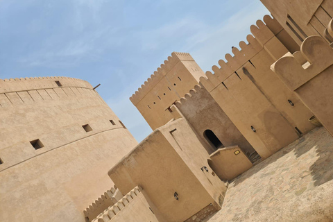 From Muscat: Nizwa, Jabreen, and Bahla Fort Day Sharing Tour