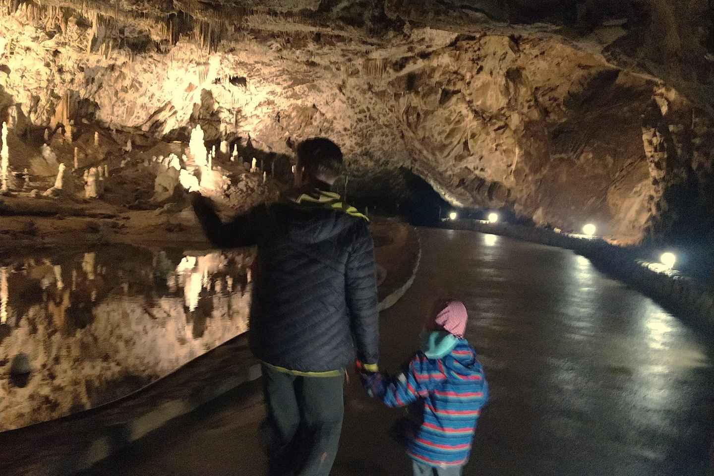 Alla Scoperta di Brno: Le Migliori Grotte della Repubblica Ceca - Tour Escursionistico di un Giorno