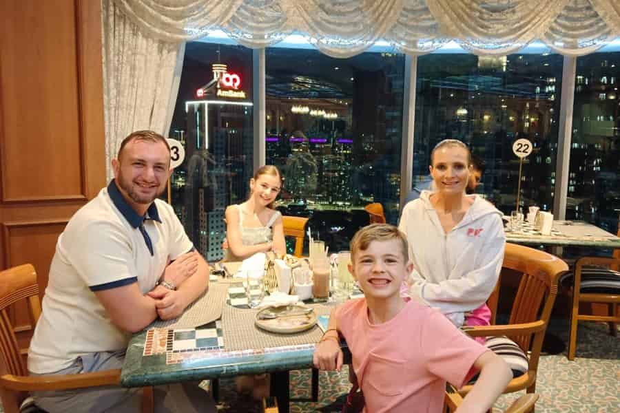 Petronas Twin Towers: Skybridge-Panorama & Speisenerlebnis. Foto: GetYourGuide Petronas Twin Towers: Skybridge-Panorama & Speisenerlebnis. Foto: GetYourGuide