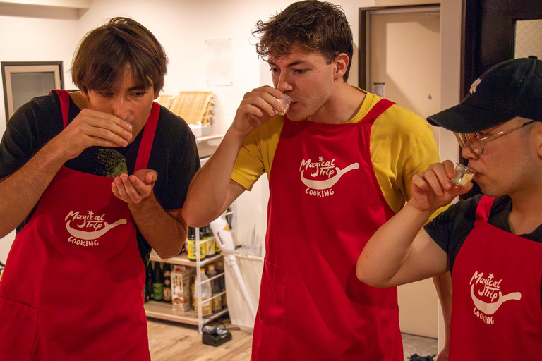 Osaka : Cours de cuisine et dégustation de saké avec visite du marché local
