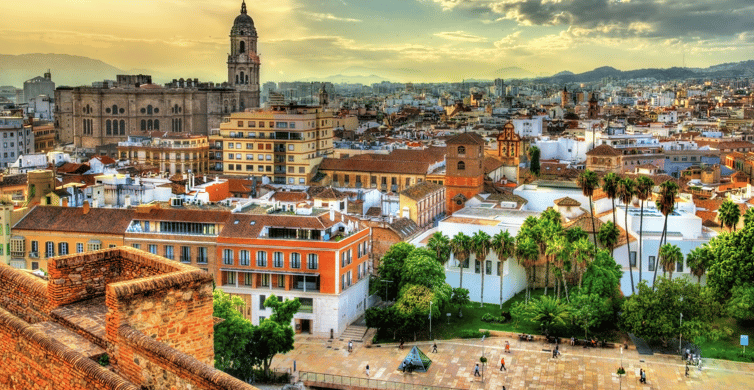 Malaga: First Discovery Walk and Reading Walking Tour