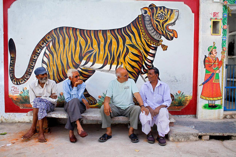 Udaipur: Heritage & Culture Walking Tour with Guide Udaipur: Heritage and Cultural Walking Tour