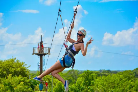 Punta Cana: Aventura en tirolina por la selva tropical