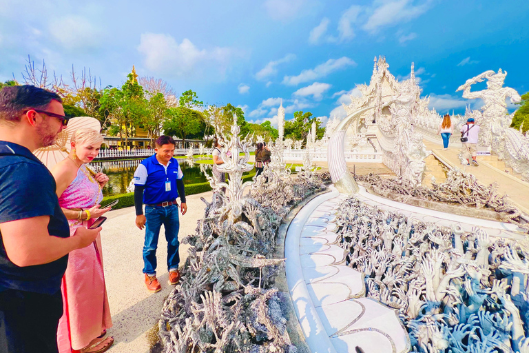 Chiang Mai: Chiang Rai-White-Blue-Big Buddha &amp; Lalitta Café[Privat] Chiang Rai-Weiß-Blau-Big Buddha &amp; Lalitta Café