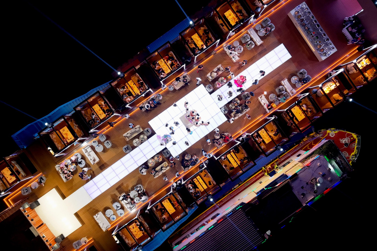 Pattaya: Oriental Atlantis Dinner Cruise & Cabaret Show VIP Seat (Private Table for 1-6 Person)