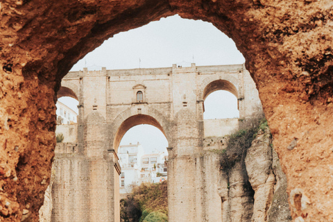 Ronda: Expert Secret Proposal & Engagement Photographer Guided Proposal (1 hour)