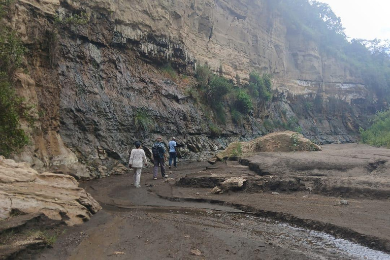 Hell's Gate-fietstocht &amp; Crescent Island-boottochtHell's Gate-fietstocht Crescent Island-boottocht GEEN TOEGANGSPRIJS