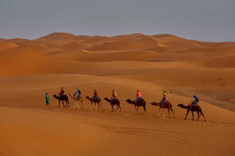 3 jours à Fès : excursion locale dans le désert vers Marrakech avec balade à dos de chameau - dromadaire
