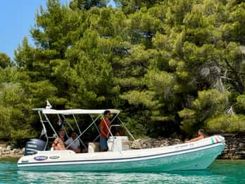 half day group speedboat tour of the islands around Zadar