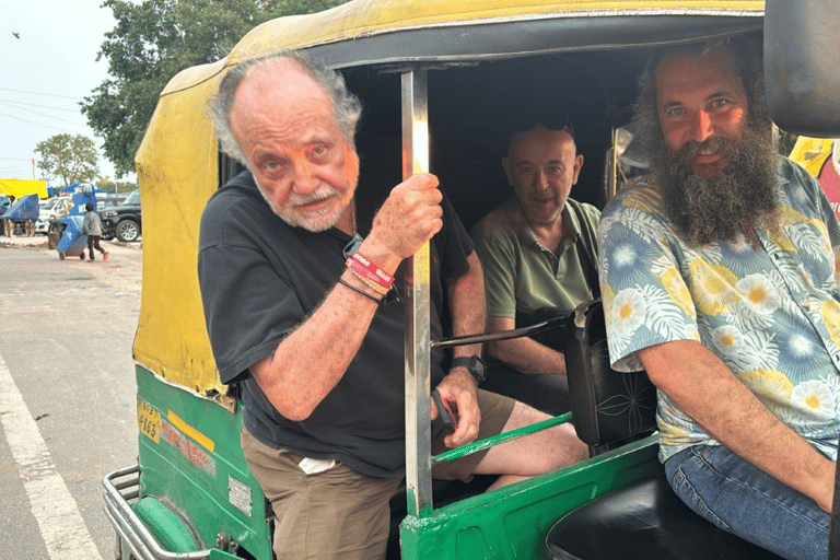 Agra : Visite du vieux bazar de Kinari. A pied et en Tuk Tuk Auto.