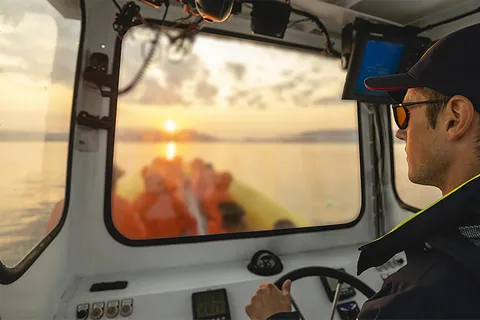タドゥサック／シャルルボワ：クジラ＆フィヨルド・モーニングまたはトワイライト・ツアー