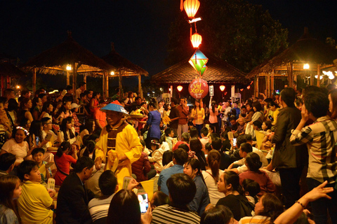 Hoi An: Tour gastronômico noturno com 7 degustações e passeio de barco