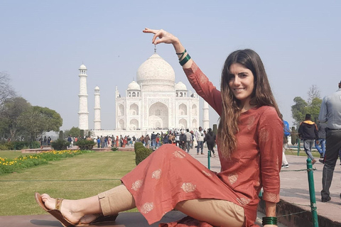 Excursão de um dia ao Taj Mahal e ao Forte de Agra a partir de AhmedabadPasseio sem voos