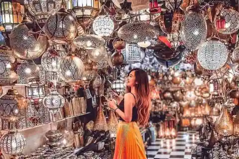Marrakech: Hidden Souks Shopping Tour with Private Guide