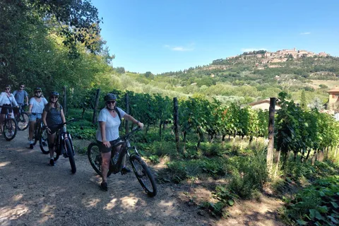 Montepulciano: E-Bike Tour with Historic Center Visit
