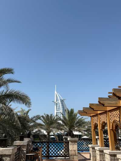 Dubai: Guided Perfume Tour at Dubai Mall