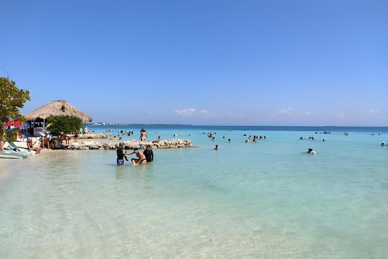 Cartagena: DayTour Mucura, tintipan and Islote by speadboat Cartagena: DayTour - Mucura and Islote by bus + speadboat