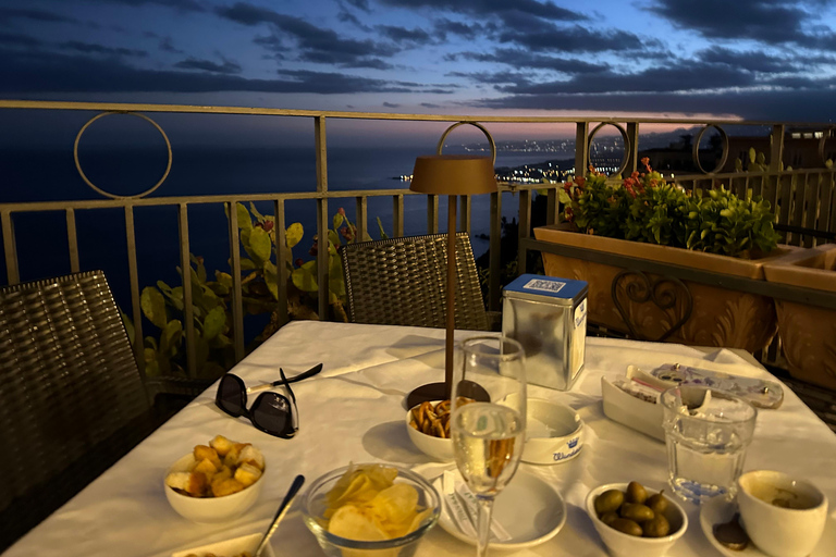Taormina: Instagram tour with food, drink and sunset, Pick-Up from Catania