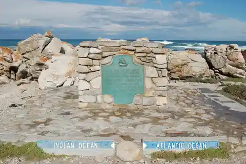 Escursione di un giorno a Cape Agulhas, balene di Hermanus e degustazione di vino