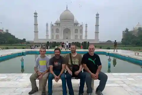 Skip The Line Taj Mahal Tour with Advance E-ticket